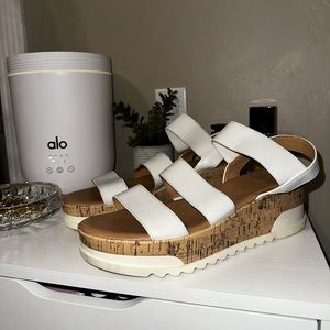 WHITE STRAPPY SANDALS